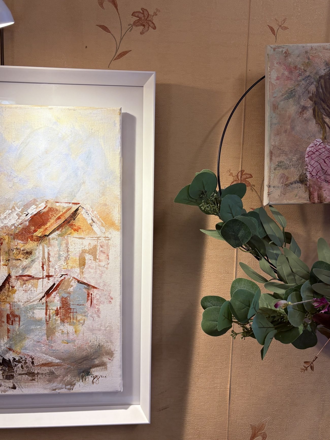 Moldura e pintura na parede